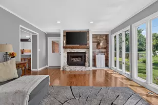 1402 Maplewood Dr, Normal, IL 61761 - Photo 17