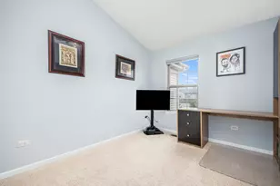 2768 Blakely Ln, Naperville, IL 60540 - Photo 17
