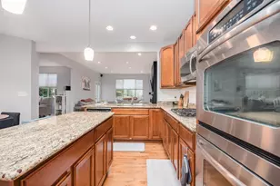 2768 Blakely Ln, Naperville, IL 60540 - Photo 7