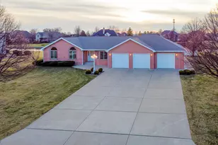 18816 S Chestnut Dr, Shorewood, IL 60404 - Photo 1