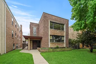 2545 W Lunt Ave, Chicago, IL 60645 - Photo 1