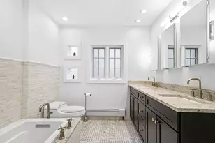 2545 W Lunt Ave, Chicago, IL 60645 - Photo 9