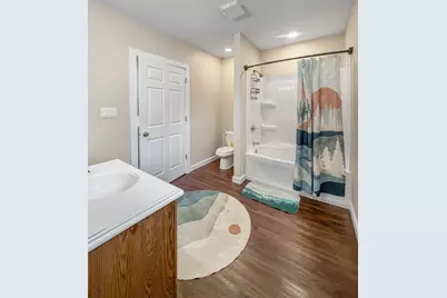 922 E Shawnee Street, Freeport, IL 61032 - Photo 17