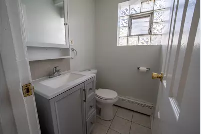 6911 N Ridge Boulevard, Chicago, IL 60645 - Photo 11