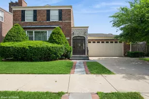 2709 W Sherwin Ave, Chicago, IL 60645 - Photo 1