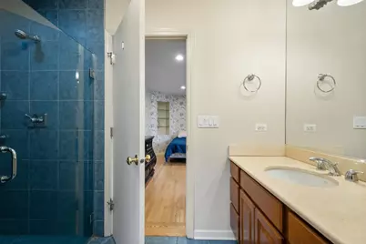 2709 W Sherwin Avenue, Chicago, IL 60645 - Photo 11