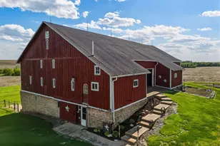 10538 N Pecatonica Rd, Leaf River, IL 61047 - Photo 3