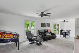 518 E South Ct St, Chatsworth, IL 60921 - Photo 9
