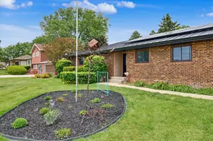 518 E South Ct St, Chatsworth, IL 60921 - Photo 3