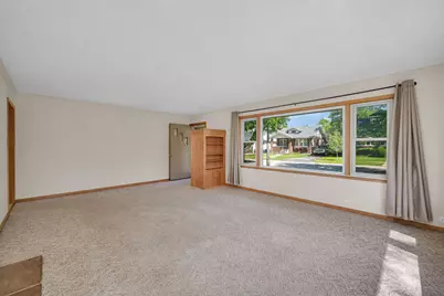 627 E Main Street, Morris, IL 60450 - Photo 7