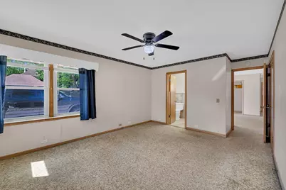 627 E Main Street, Morris, IL 60450 - Photo 17