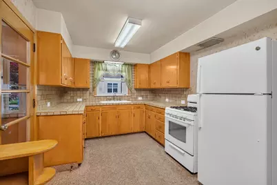 627 E Main Street, Morris, IL 60450 - Photo 11