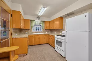 627 E Main St, Morris, IL 60450 - Photo 11