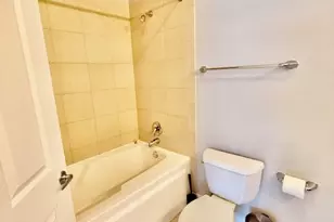 1138 W Washburne Ave, Chicago, IL 60608 - Photo 11