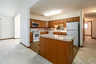 3206 Cherokee Dr, Marion, IL 62959 - Photo 9