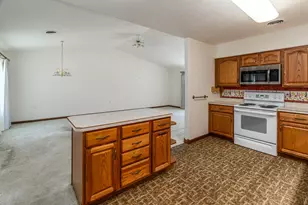 3206 Cherokee Dr, Marion, IL 62959 - Photo 11