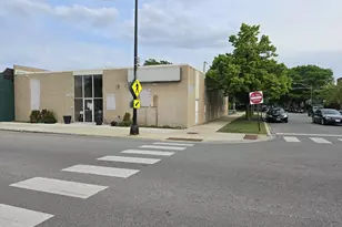 3425 W Peterson Ave, Chicago, IL 60659 - Photo 1