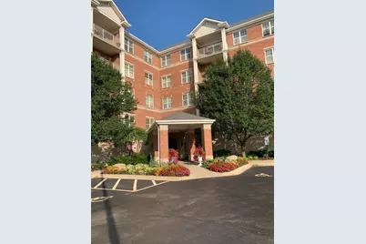 101 Pointe Drive #102, Northbrook, IL 60062 - Photo 3