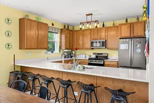 739 Bonaventure Dr, Oswego, IL 60543 - Photo 9