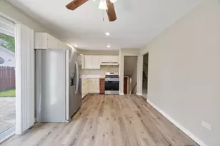 425 Lisa Ln, Streamwood, IL 60107 - Photo 17