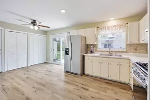 425 Lisa Ln, Streamwood, IL 60107 - Photo 13