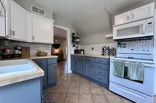 1308 11th Ave, Sterling, IL 61081 - Photo 3