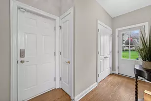 38W535 Golfview Ct, Saint Charles, IL 60175 - Photo 27