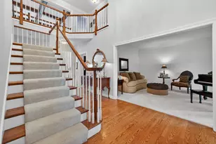 38W535 Golfview Ct, Saint Charles, IL 60175 - Photo 5