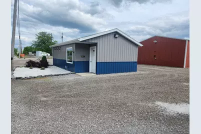 802 W Water Street, Pinckneyville, IL 62274 - Photo 1