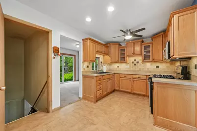 9136 W 91st Place, Hickory Hills, IL 60457 - Photo 3