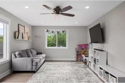 340 S Prospect Street, Roselle, IL 60172 - Photo 31