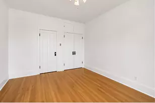 1329 W Addison St, Chicago, IL 60613 - Photo 5