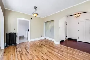 1329 W Addison St, Chicago, IL 60613 - Photo 3