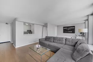 111 E Chestnut St, Chicago, IL 60611 - Photo 7