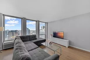 111 E Chestnut St, Chicago, IL 60611 - Photo 3