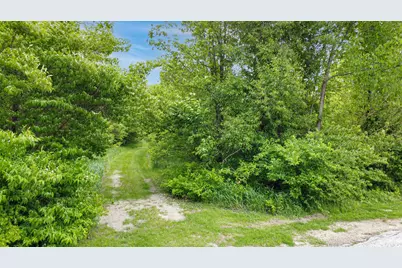2390 N 4059th Road, Sheridan, IL 60551 - Photo 11