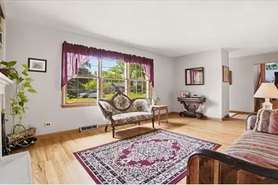 1046 Crane Boulevard, Libertyville, IL 60048 - Photo 5