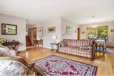 1046 Crane Boulevard, Libertyville, IL 60048 - Photo 3