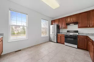 760 Lambert Ln, Bartlett, IL 60103 - Photo 3