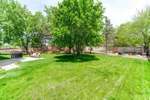 352 Fairfax Ln, Grayslake, IL 60030 - Photo 37