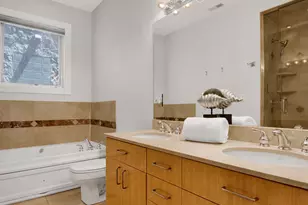 2637 W Belmont Ave, Chicago, IL 60618 - Photo 19