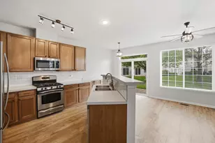 2246 Pembridge Dr, Lake in the Hills, IL 60156 - Photo 7