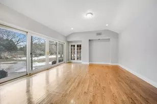 120 E 8th St, Hinsdale, IL 60521 - Photo 11