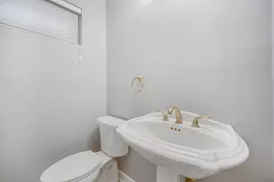 120 E 8th St, Hinsdale, IL 60521 - Photo 23