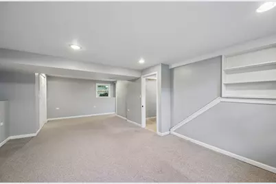1931 Hollywood Avenue, Hanover Park, IL 60133 - Photo 17