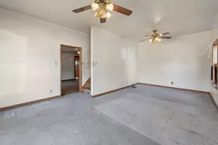 312 W Railroad St, Kingston, IL 60145 - Photo 11