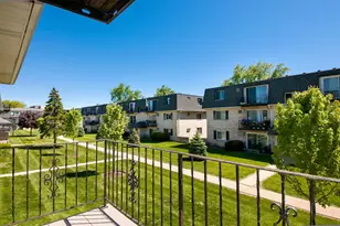 1303 N Baldwin Ct, Palatine, IL 60074 - Photo 11