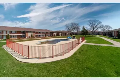1105 Holiday Lane #7, Des Plaines, IL 60016 - Photo 15
