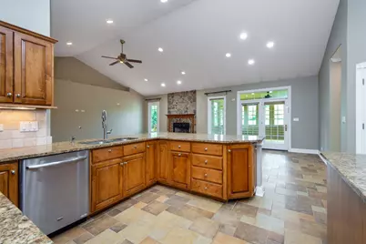 10303 Fox Bluff Lane, Spring Grove, IL 60081 - Photo 11