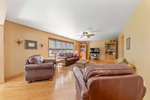 12097 Heinecke Dr, Mokena, IL 60448 - Photo 9